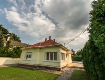 Vrijstaande villa met privézwembad en tuin, vlakbij het Balatonmeer in Siofok - thumbnail 2