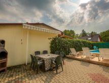 Vrijstaande villa met privézwembad en tuin, vlakbij het Balatonmeer in Siofok - thumbnail 3