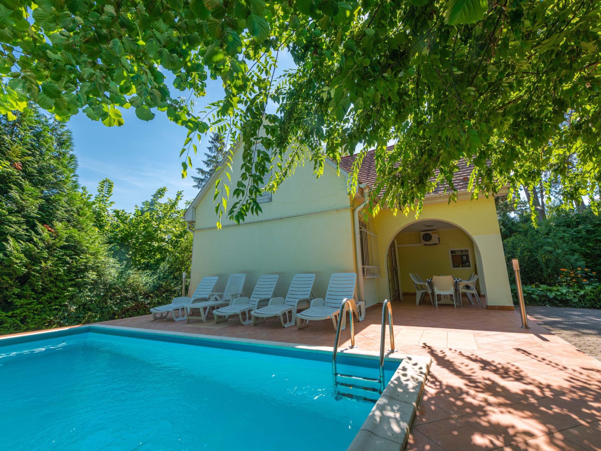 Klimatisiertes Ferienhaus in Siófok mit Grill-Binnen