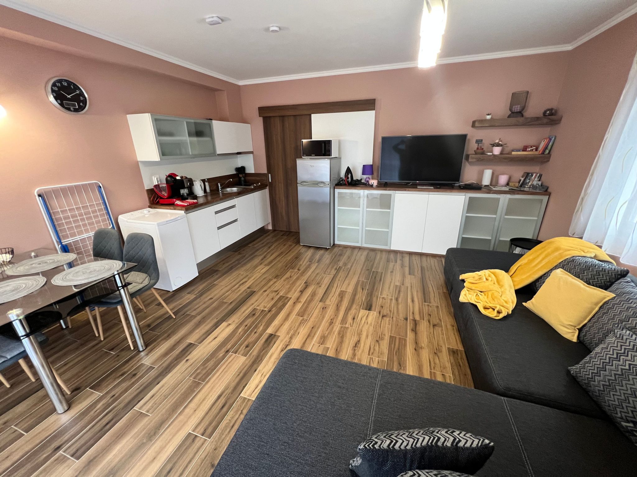 Dorina Wellness 2-Drinnen