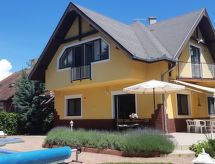Ruim appartement voor 12 aan het Balatonmeer met eigen zwembad in Zamárdi - thumbnail 1