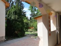 Gerenoveerd vrijstaand huis in Zamárdi met grote tuin en terras aan het Balatonmeer - thumbnail 5