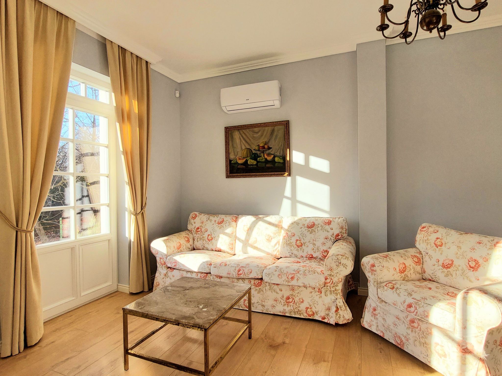 Villa für zehn Gäste 200 Meter vom Strand-Binnen