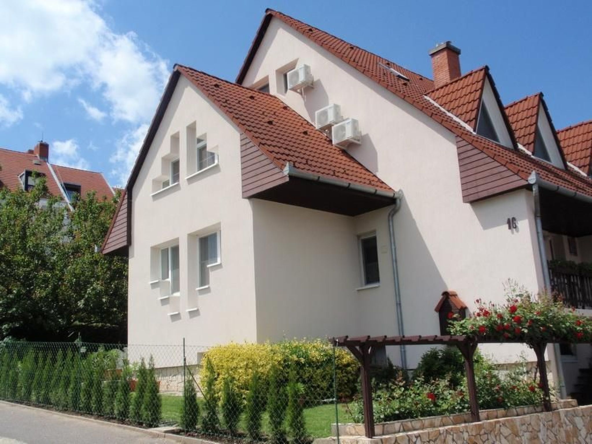 Discover a unique place to relax in the heart of Balatonföldvar, Western Hungary. Designed to accommodate up to 10 people, this spacious flat is the ideal place for a family holiday or a get-together..