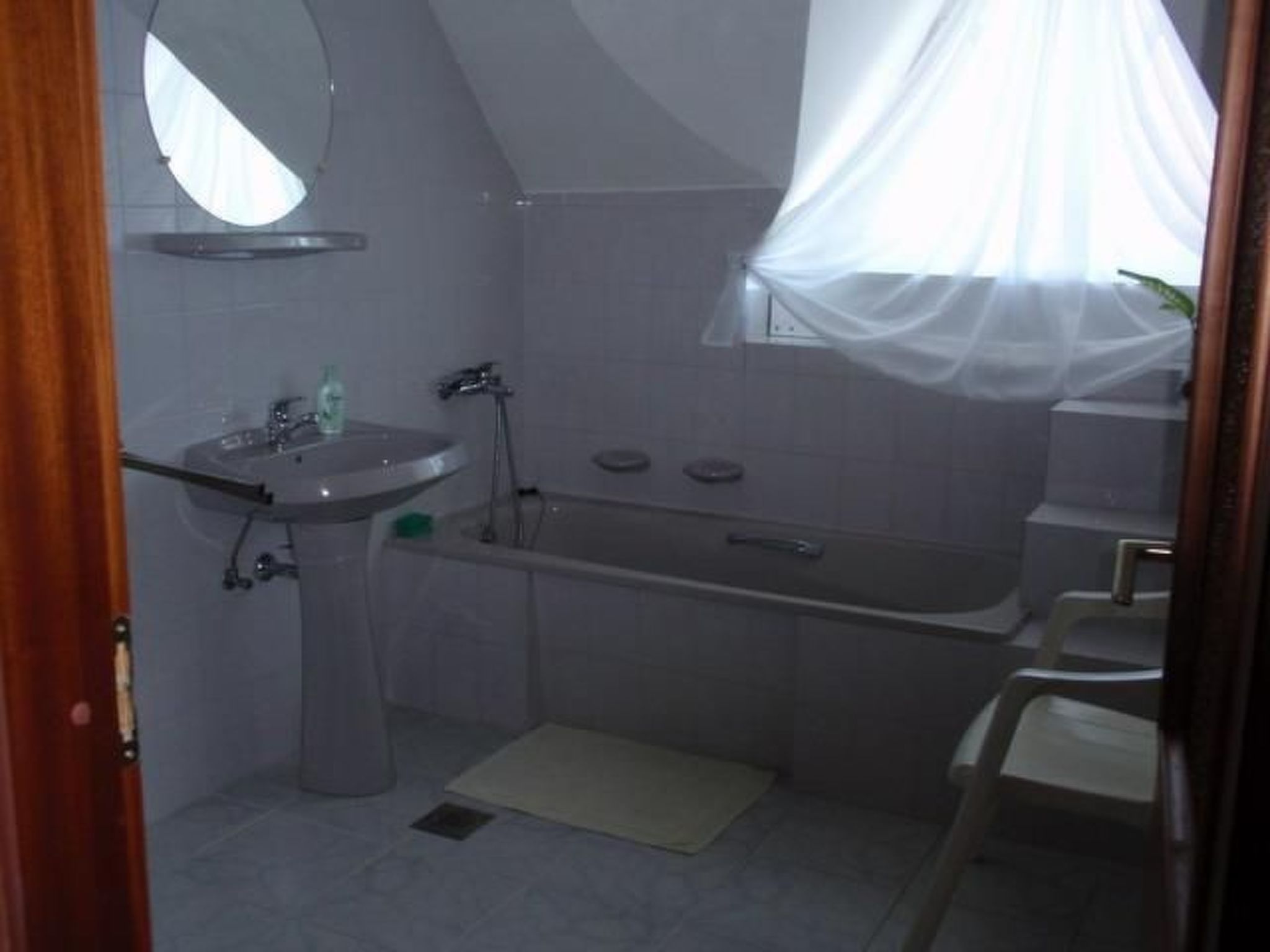 Wohnung mit Terrasse, Grill und Garten-Binnen