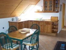 Appartement B in Balatonföldvár: Terras, BBQ en 300m tot het strand - thumbnail 1