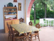 Vrijstaand appartement vlakbij het Balatonmeer met terras en airco - thumbnail 1