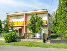 Palma: Sfeervolle woning op 700 meter van het Balatonmeer - thumbnail 1