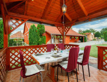 Comfortabel vakantiehuis voor 10 personen bij Balaton, met privézwembad - thumbnail 2