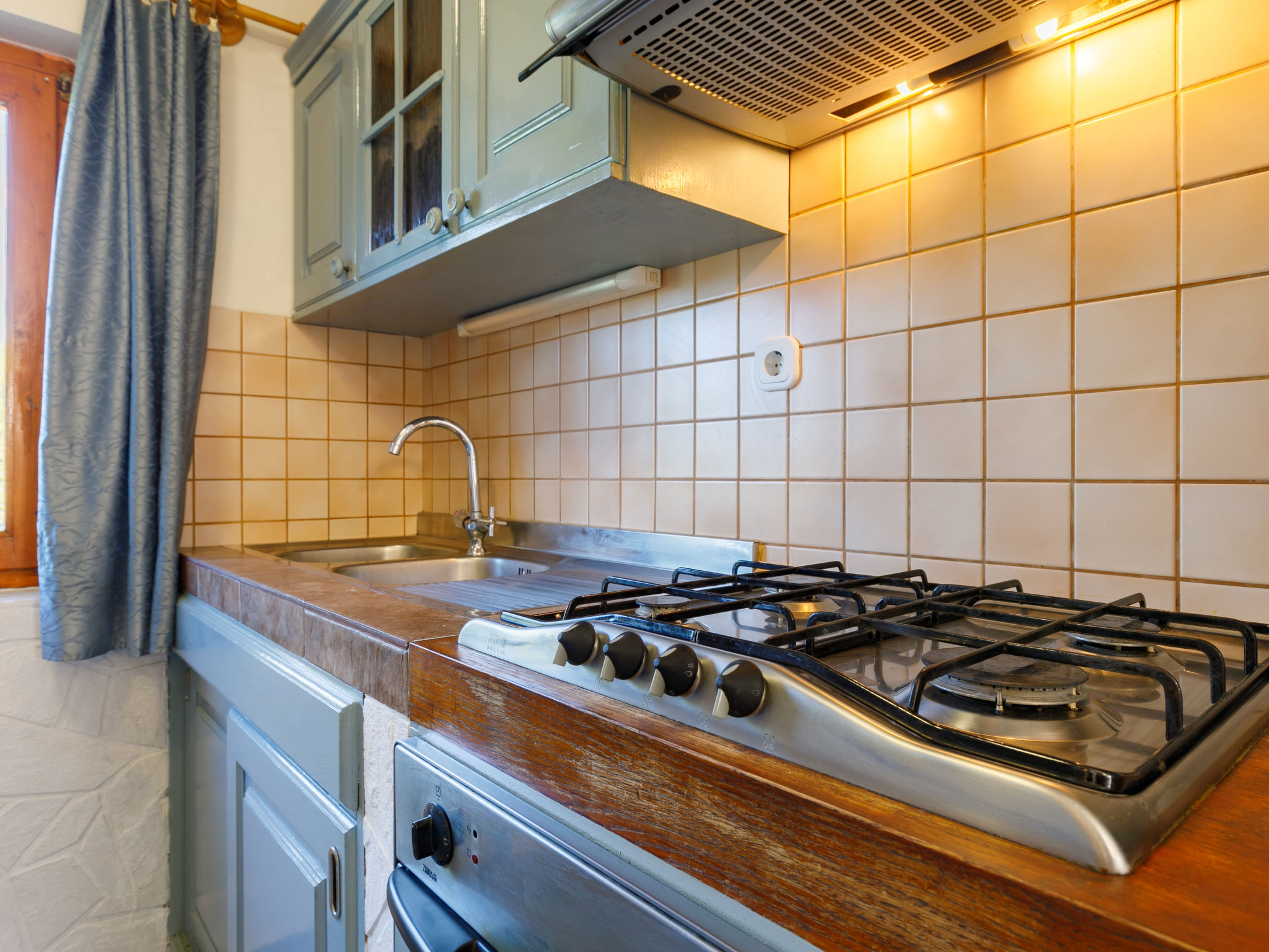Maison Lupo – Cuisine et coin repas, photo 7 sur 41