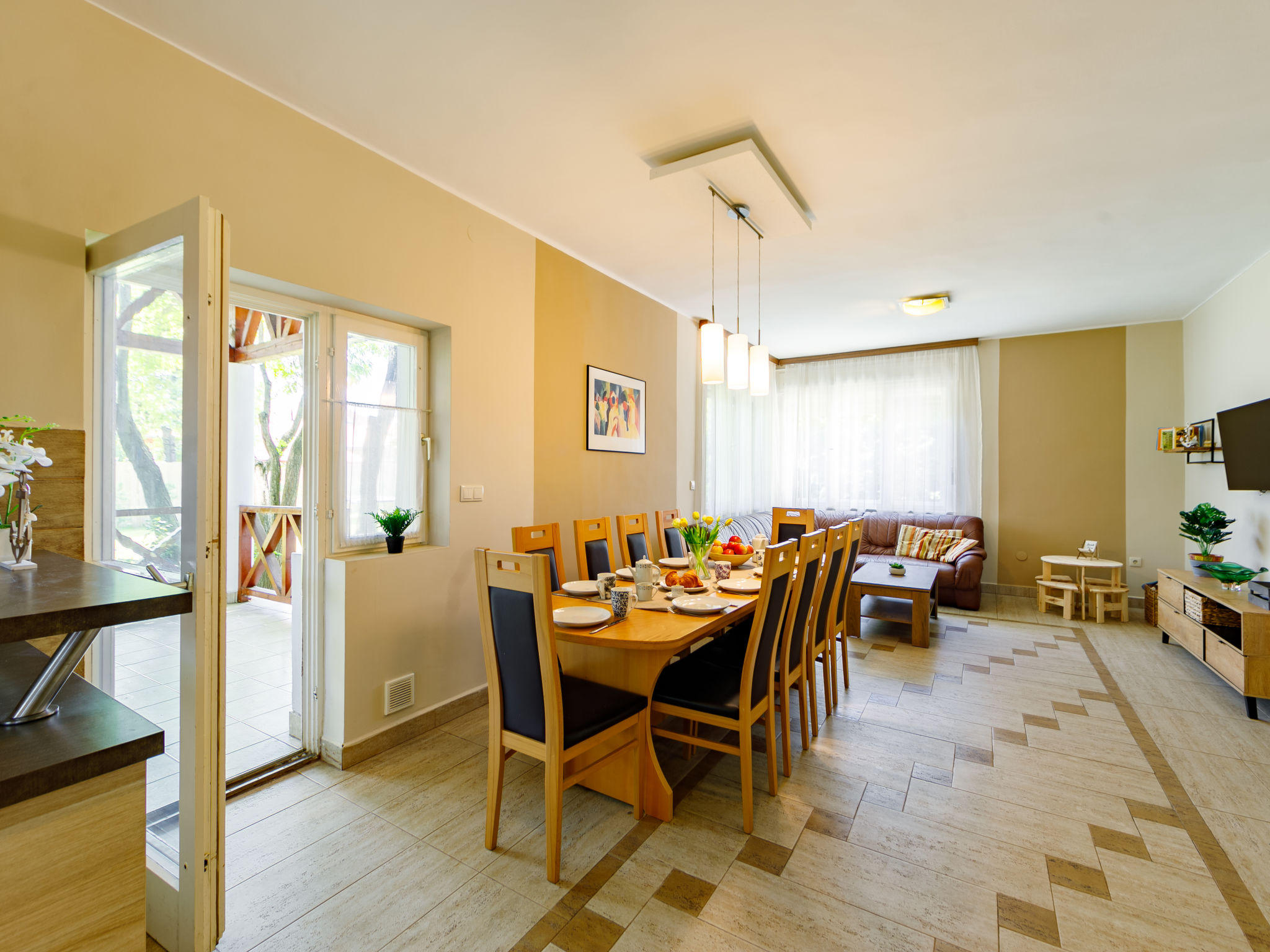 Kitchen / Dining Room