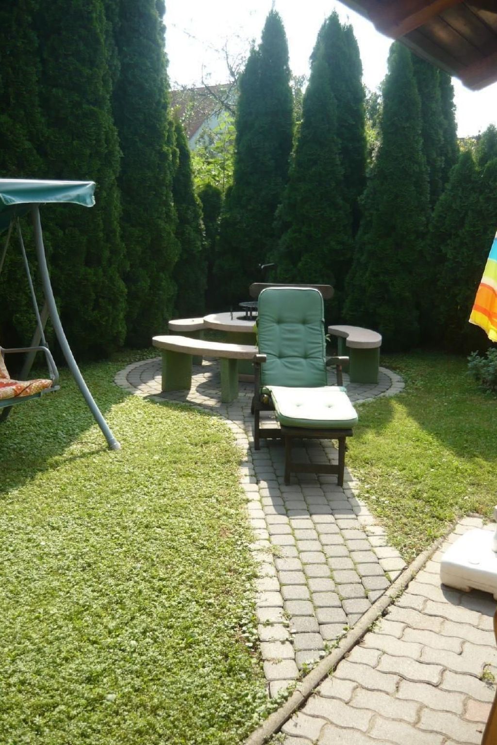 Mit möblierter Terrasse