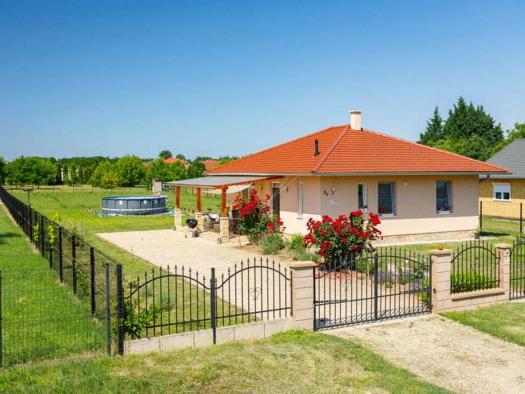 6-persoons vakantiehuis met privézwembad in Balatonszemes in Balatonszemes