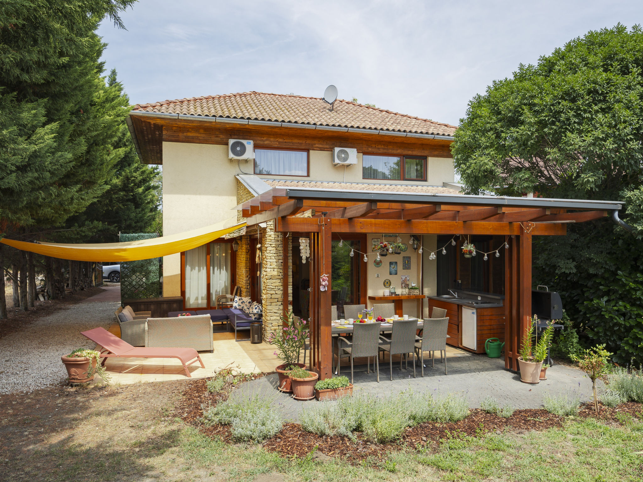 Villa Mediterran - Buiten
