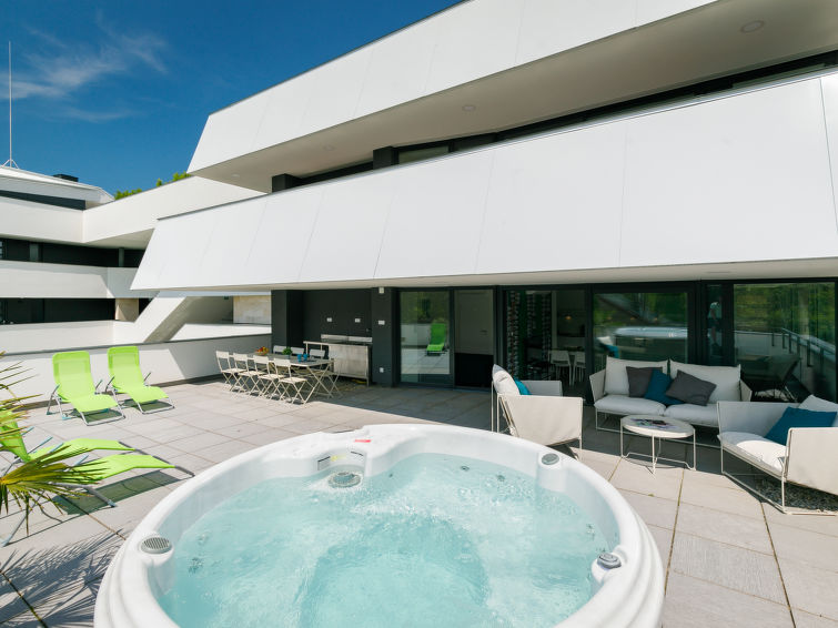 Op 300 m van het strand: Modern appartement in Balatonszemes in Balatonszemes