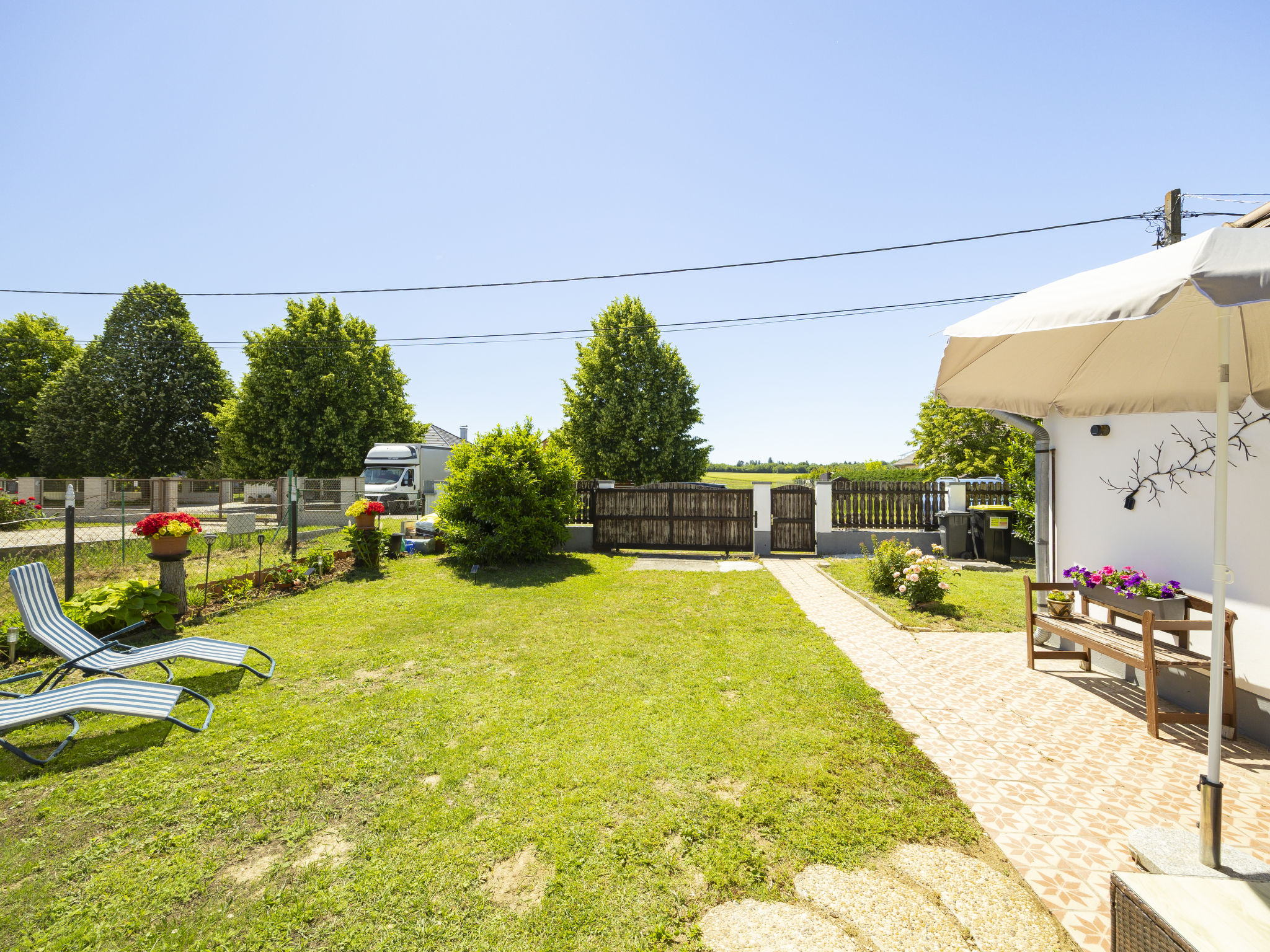 Sunny - Dehors