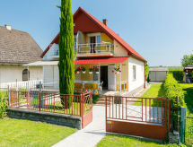 Gezellige vakantiewoning Gizella in Balatonlelle, vlakbij het Balatonmeer - thumbnail 1