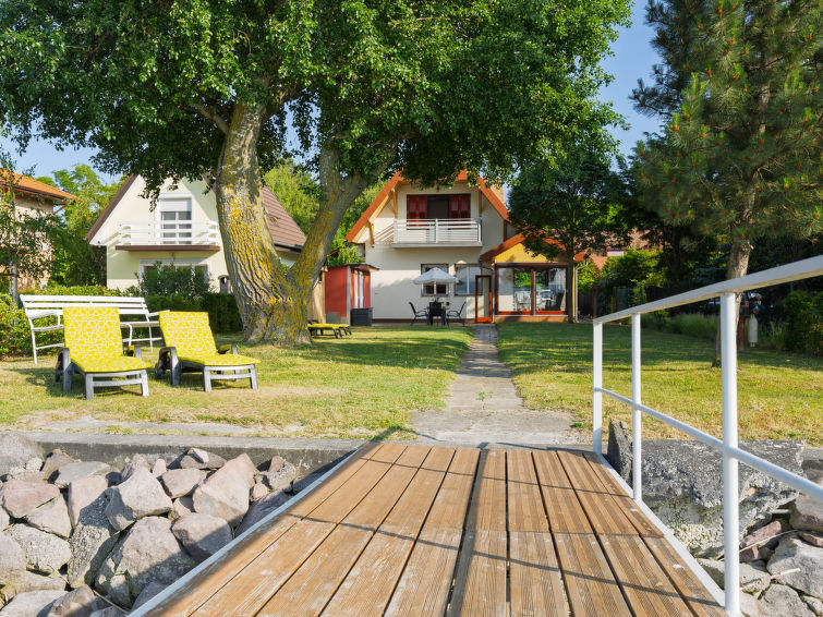 6-persoons vakantiehuis Sundown Beach met meerzicht in Balatonlelle in Balatonlelle