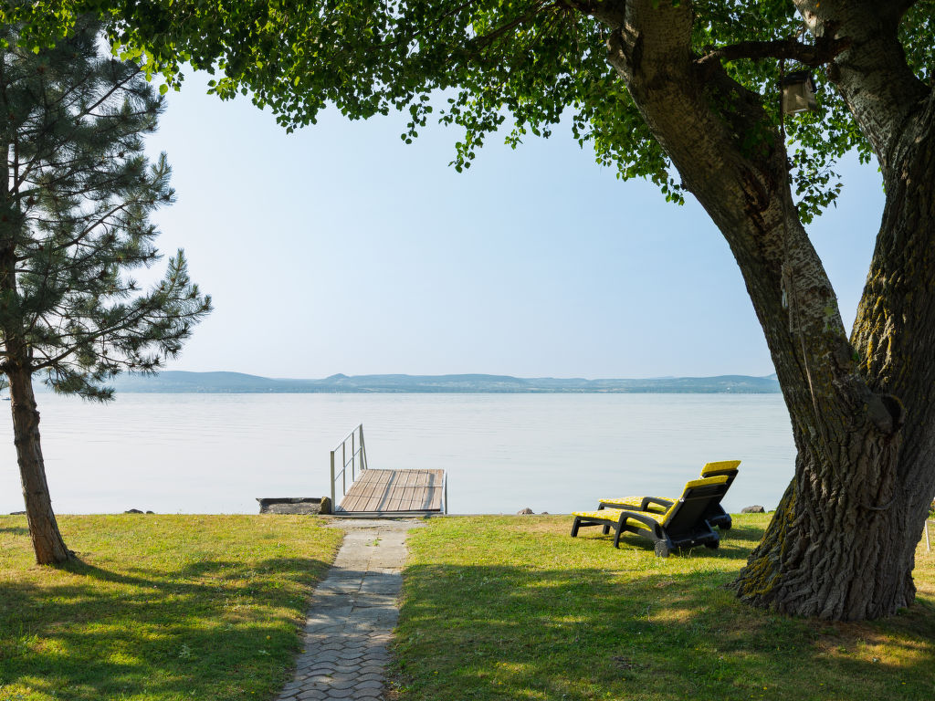 Vakantiehuis Lake House Sundown in Balatonlelle, Hongarije