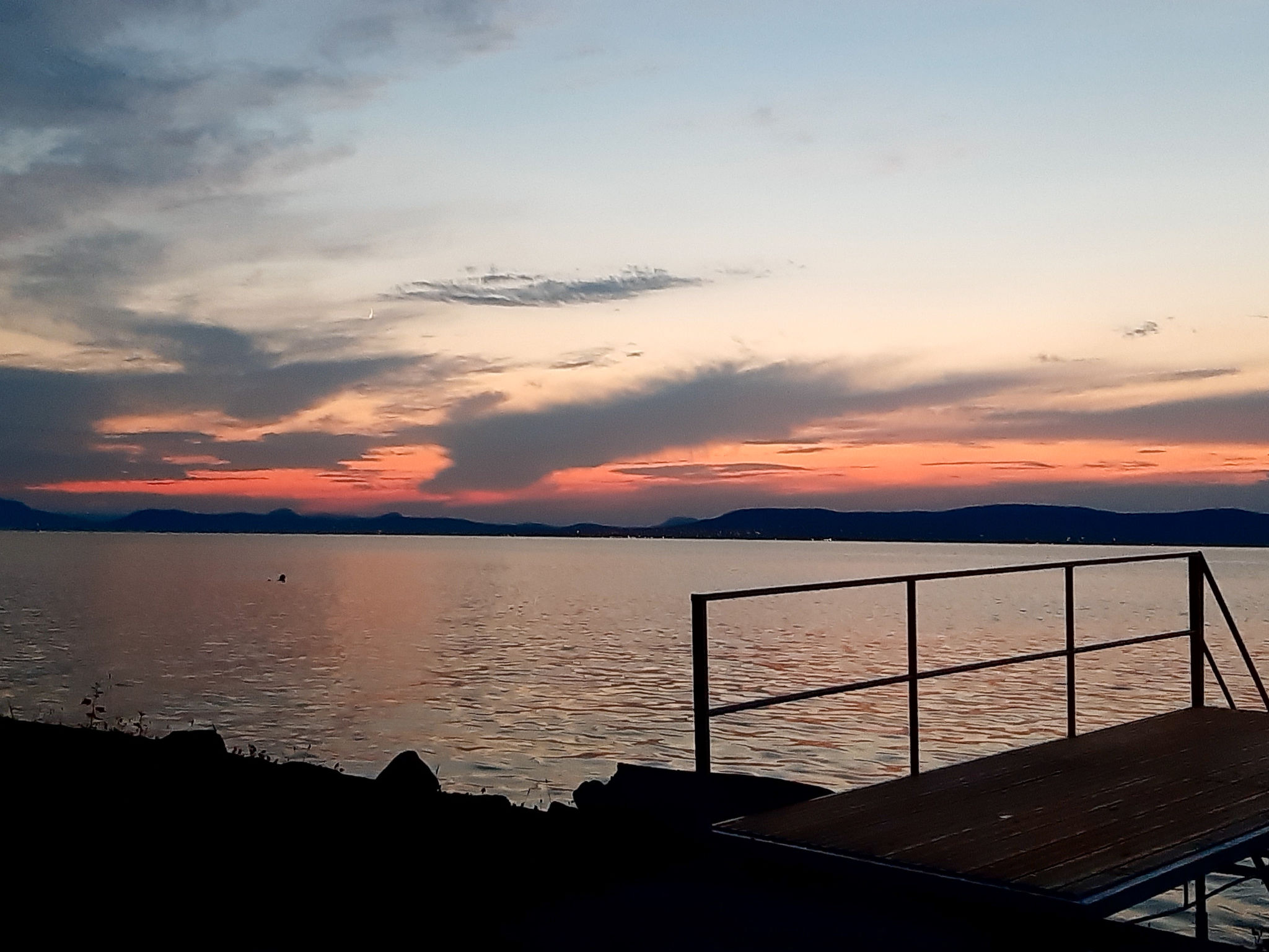 Lake House Sundown-Buiten