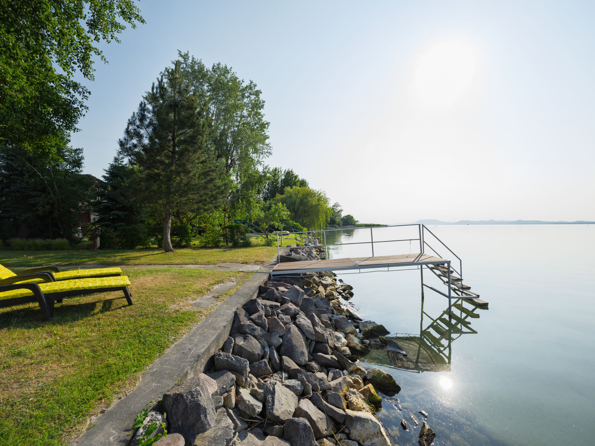 Lake House Sundown-Buiten