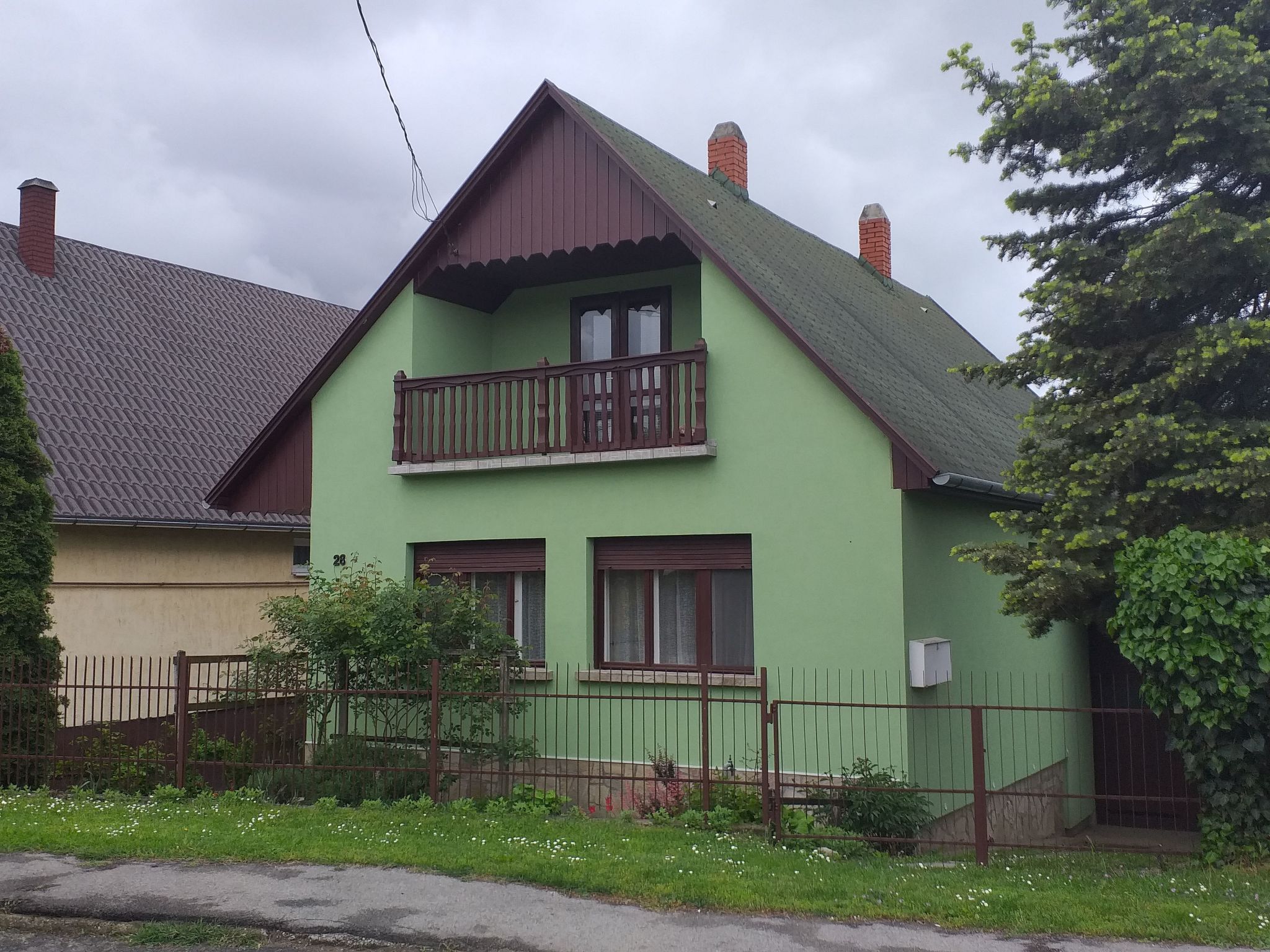 Bequem eingerichtetes Familienhaus für 8 Personen — view 1 of 25