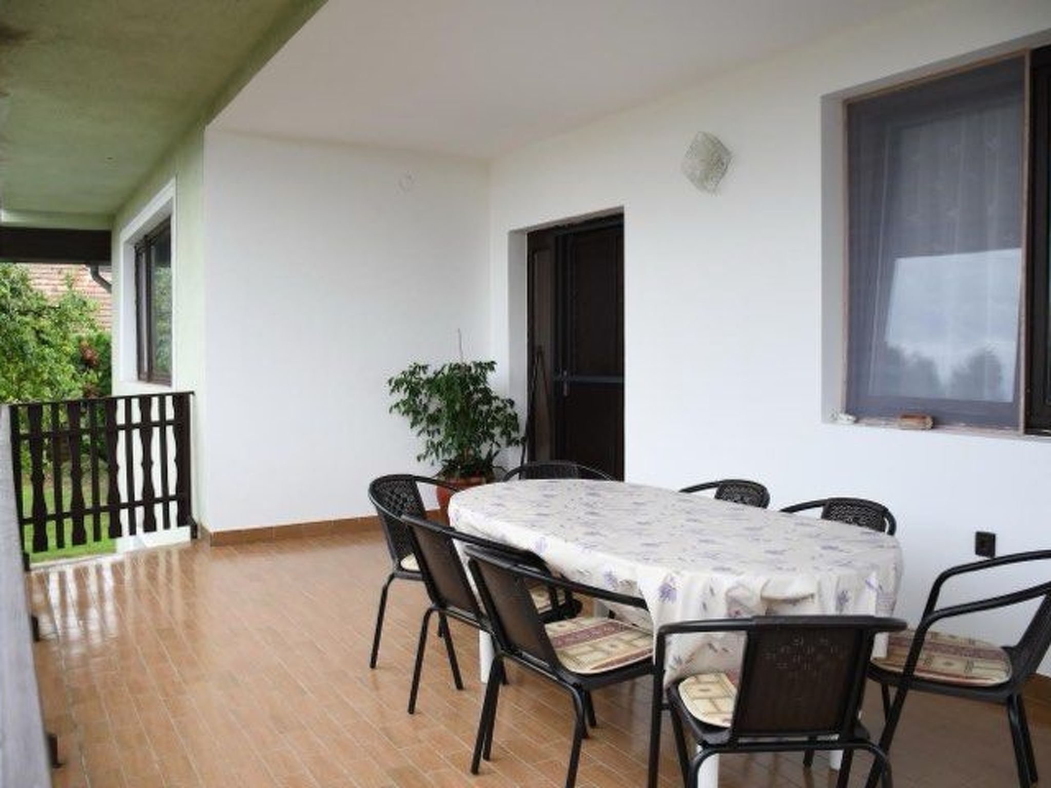 Wohnung in Fonyód mit Grill, Garten und Terrasse-Buiten