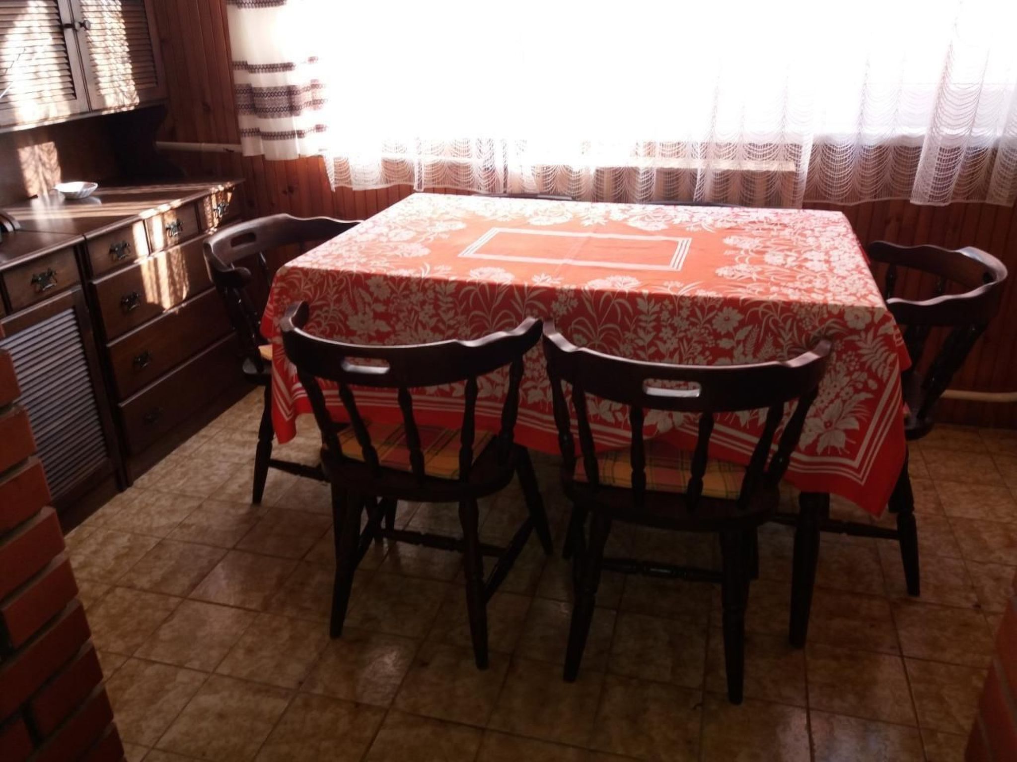 Mit Blick auf das Wasser