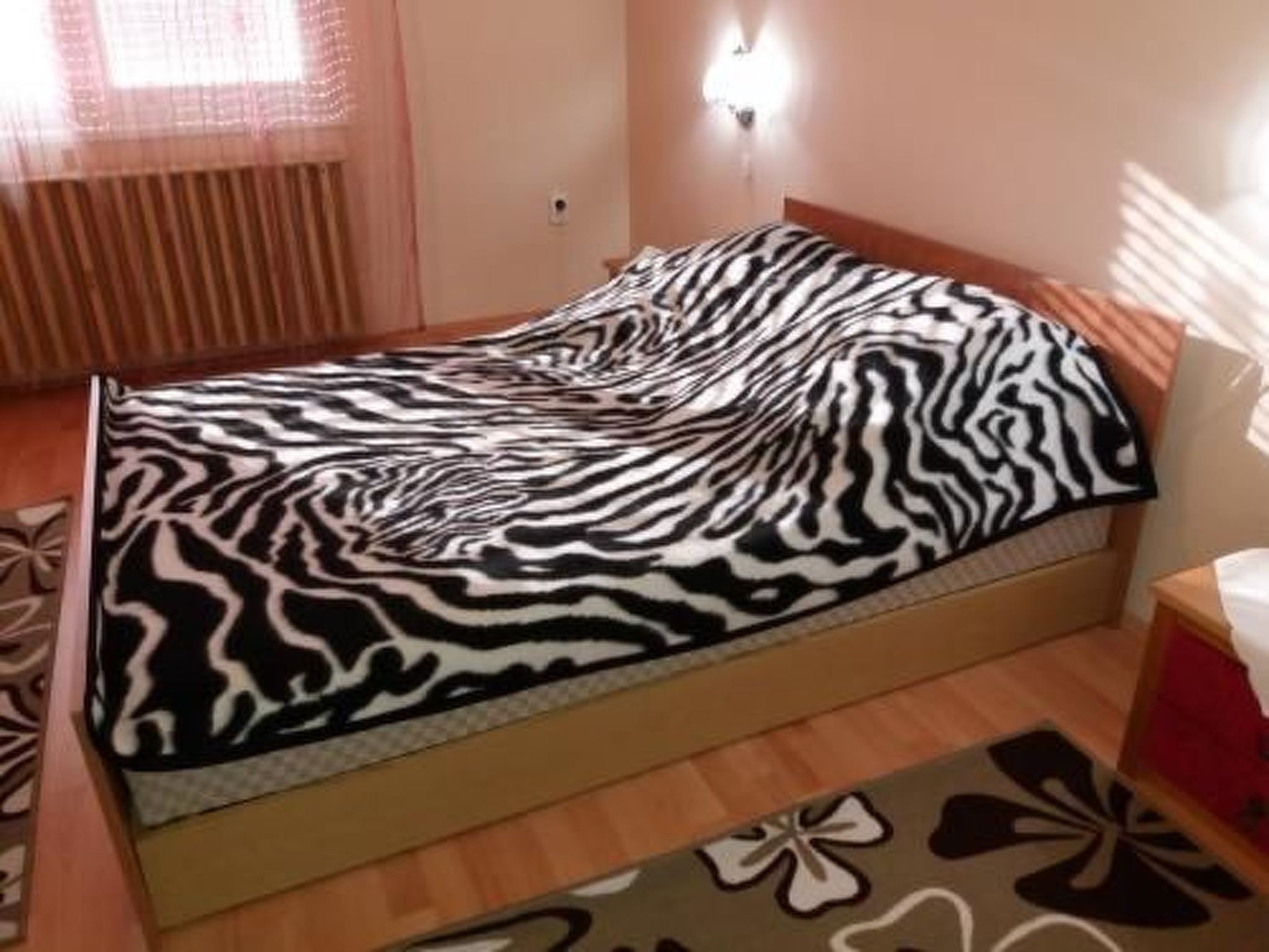 Mit Terrasse, Garten und Grill