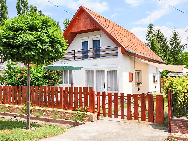 Vrijstaand vakantiehuis Margaret in Balatonfenyves voor 9 personen in Balatonfenyves