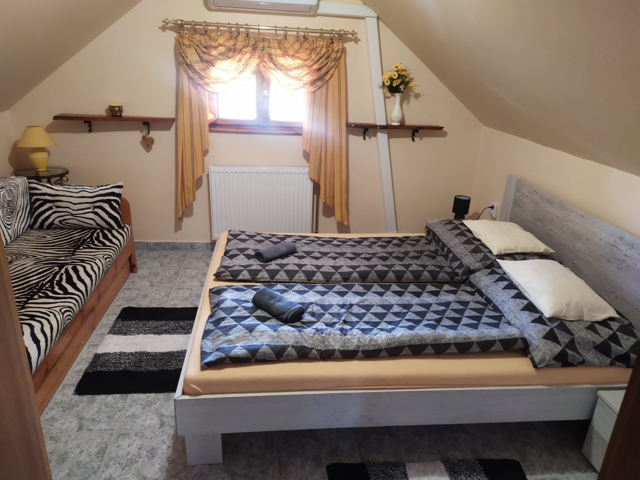 Ferienvilla mit Garten, Grill und Terrasse