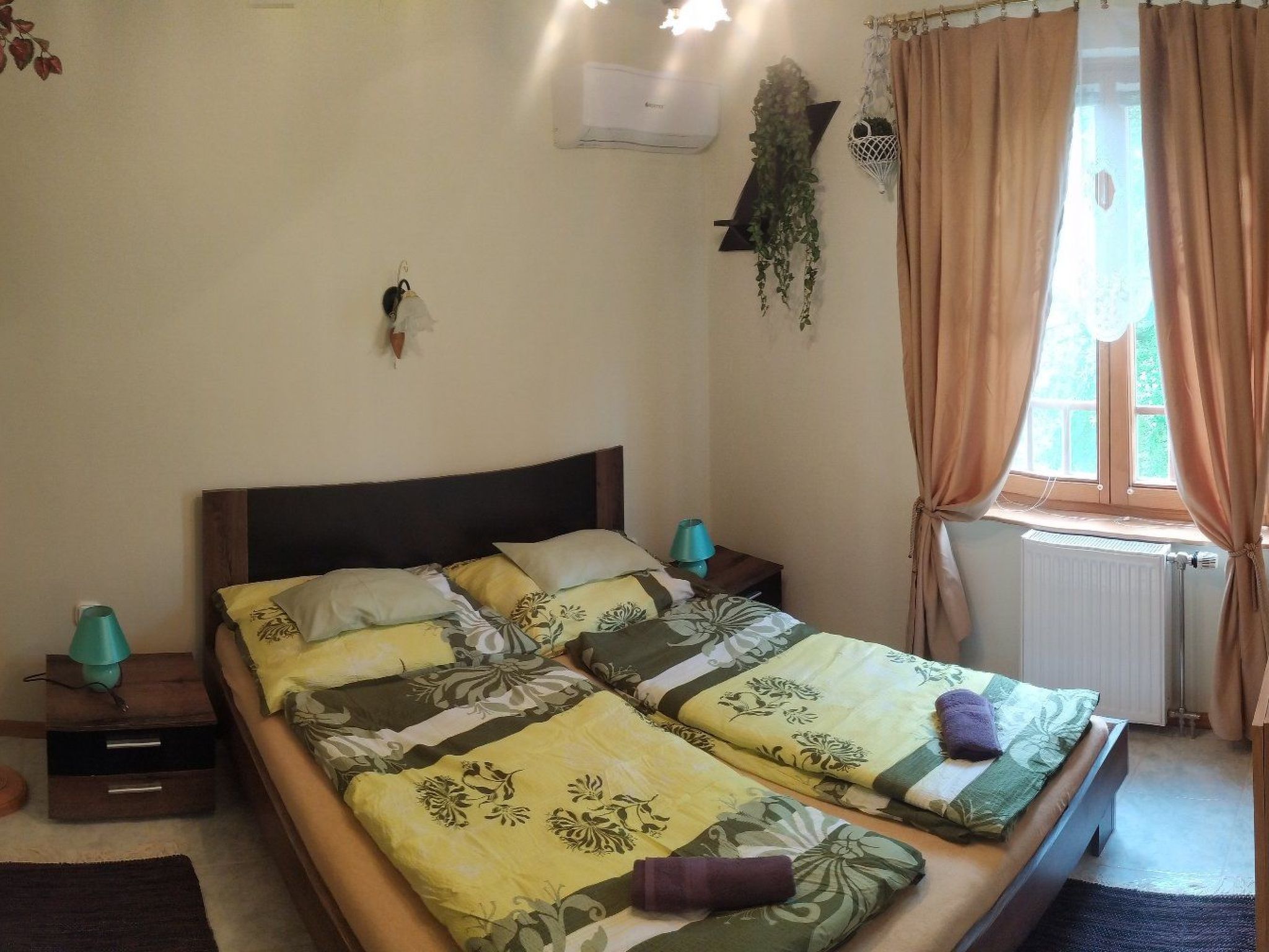 Ferienvilla mit Garten, Grill und Terrasse