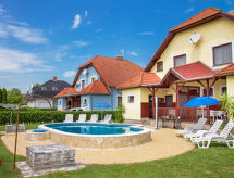 Ruime vakantiewoning voor 8 personen bij het Balatonmeer - thumbnail 2