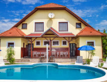 Ruime vakantiewoning voor 8 personen bij het Balatonmeer in Balatonmáriafürdő - thumbnail 1