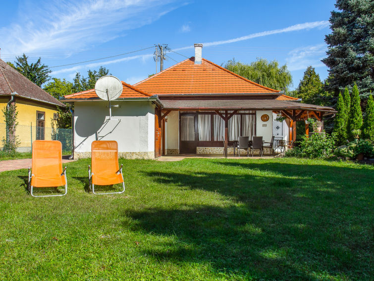 Vakantiehuis Marie: op 500 m van het strand in Balatonmariafurdo in Balatonmariafurdo
