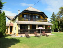 Vrijstaand vakantiehuis Akazie aan het Balatonmeer met tuin en fietsen - thumbnail 1