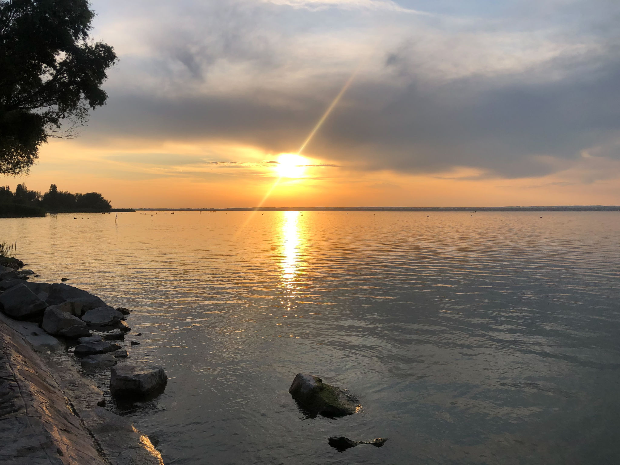 Chill vakantiehuis met privézwembad, 150 meter van het Balatonmeer - foto 41
