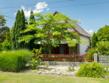 Vrijstaande woning op 100 meter van het Balatonmeer in Balatonmariafurdo - thumbnail 1