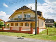 Rustiek vakantiehuis voor 5 bij Balatonmeer, strand op 150 meter - thumbnail 1