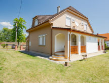 Rustiek vakantiehuis voor 5 bij Balatonmeer, strand op 150 meter - thumbnail 2