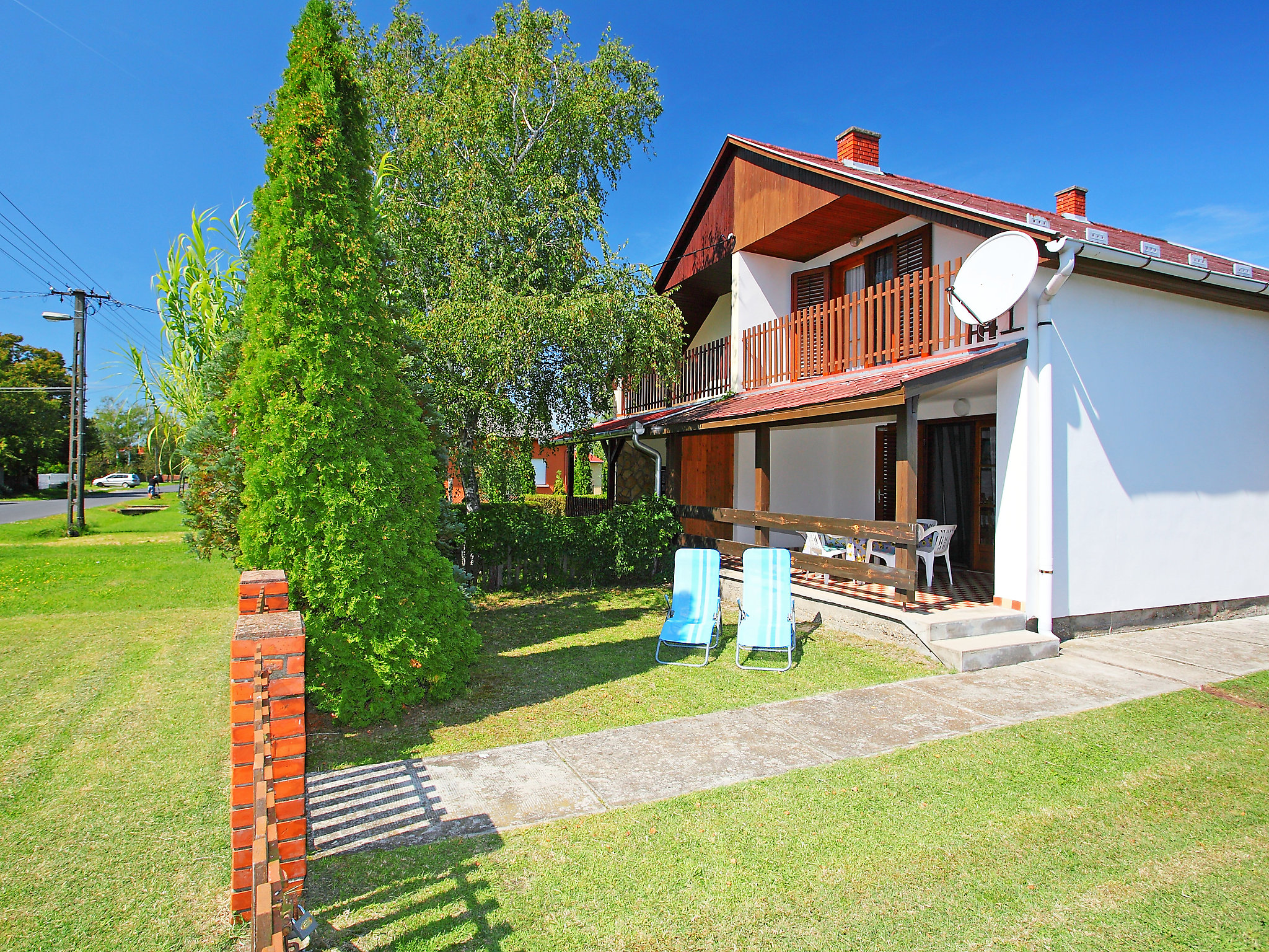 Betula: Zonnige twee-onder-een-kapwoning op 500 meter van het Balatonmeer - foto 11