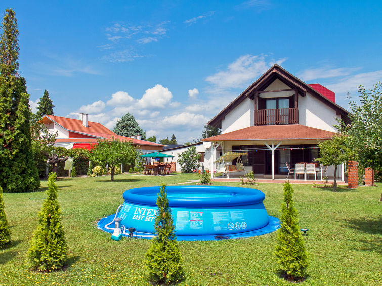 Privézwembad en luxe ruimte in vakantiehuis Grand Jardin, Balatonkeresztúr in Balatonkeresztur