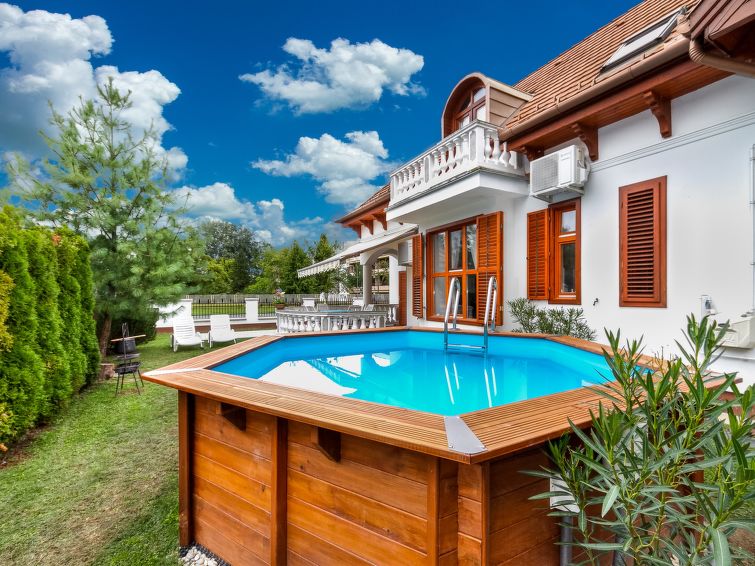 8-persoons vakantiehuis Kamilla met privézwembad in Balatonbereny in Balatonbereny