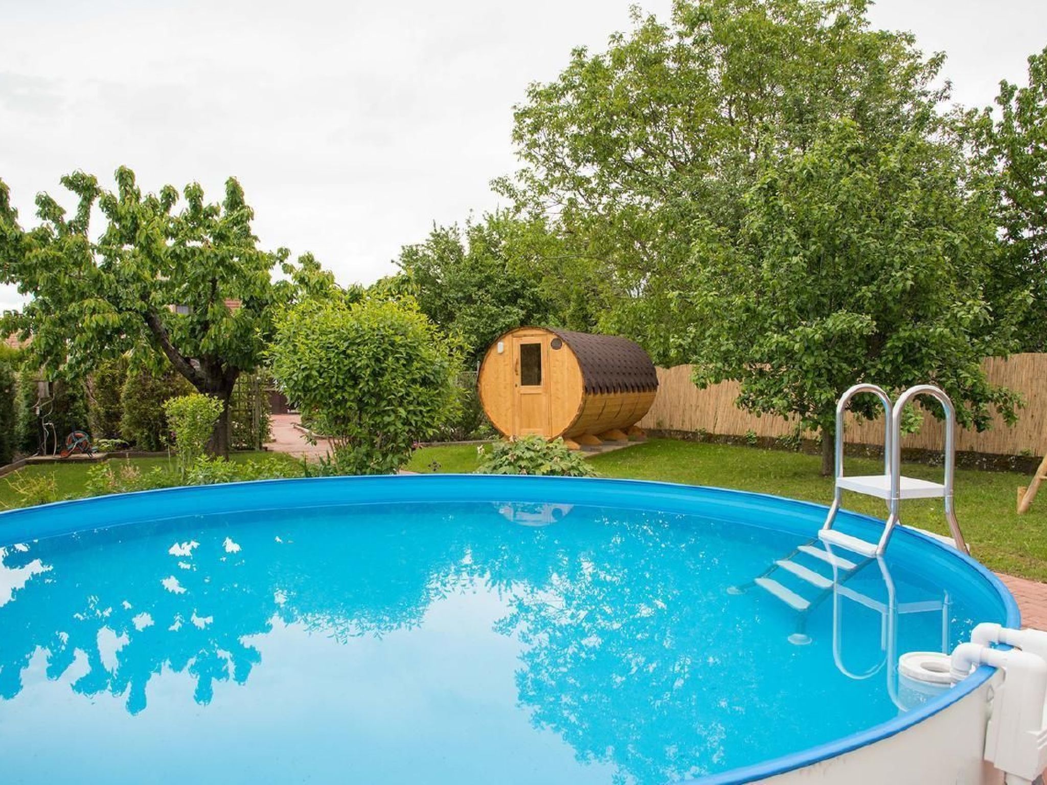 Wohnung mit Garten, Grill und Gemeinschaftspool