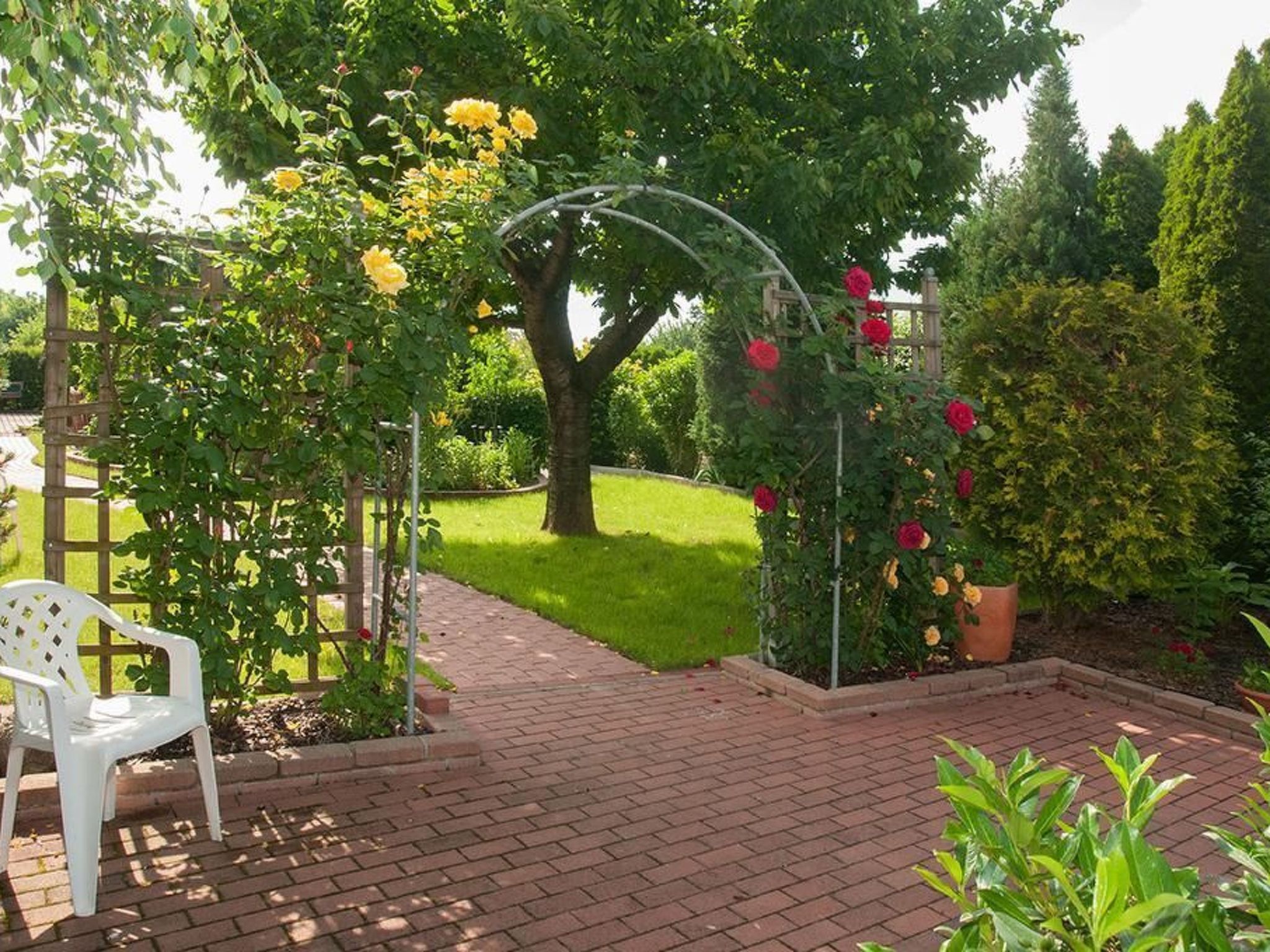 Wohnung mit Garten, Grill und Gemeinschaftspool-Image-tags.info