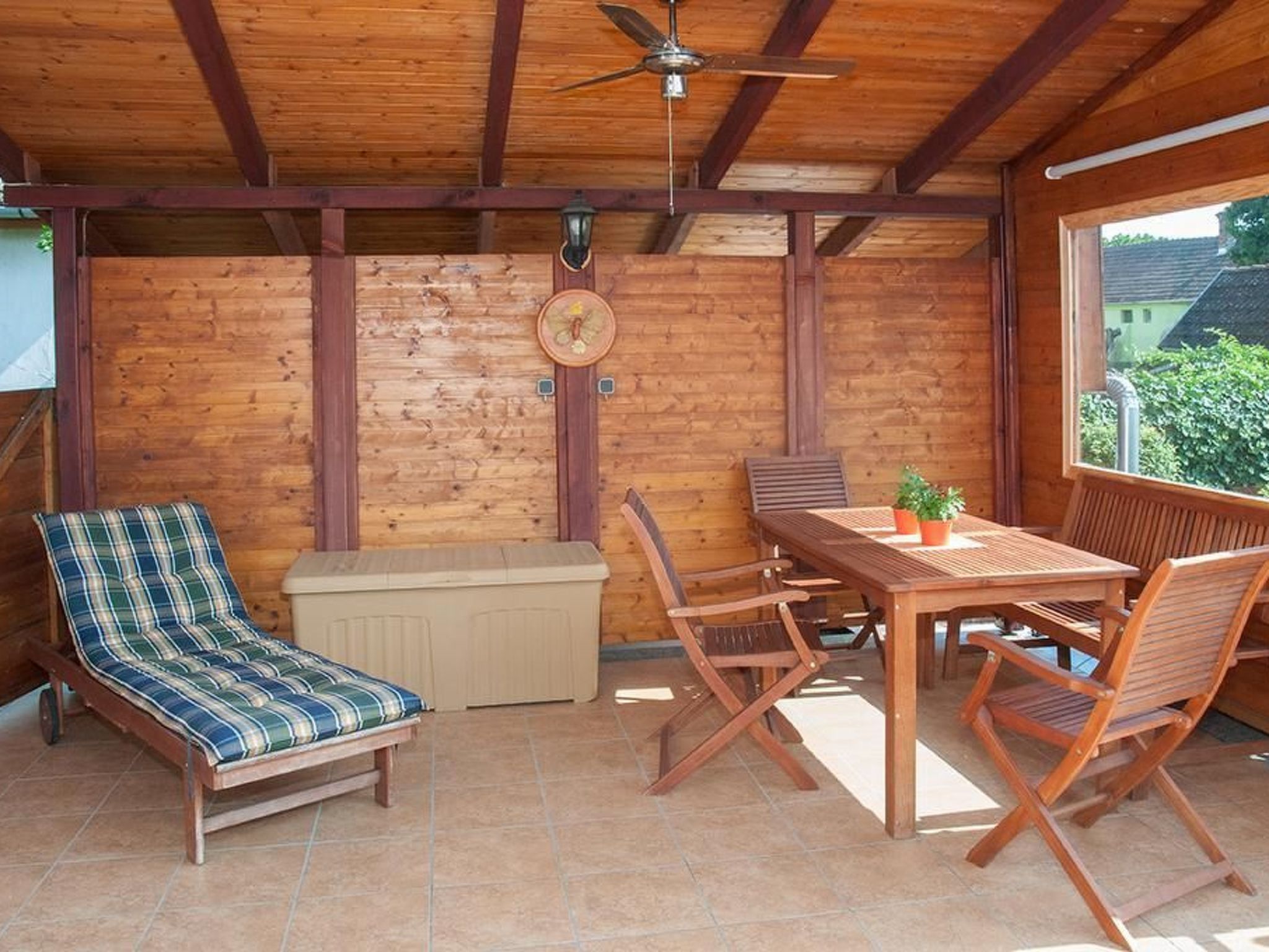 Wohnung mit Garten, Grill und Gemeinschaftspool-Image-tags.info