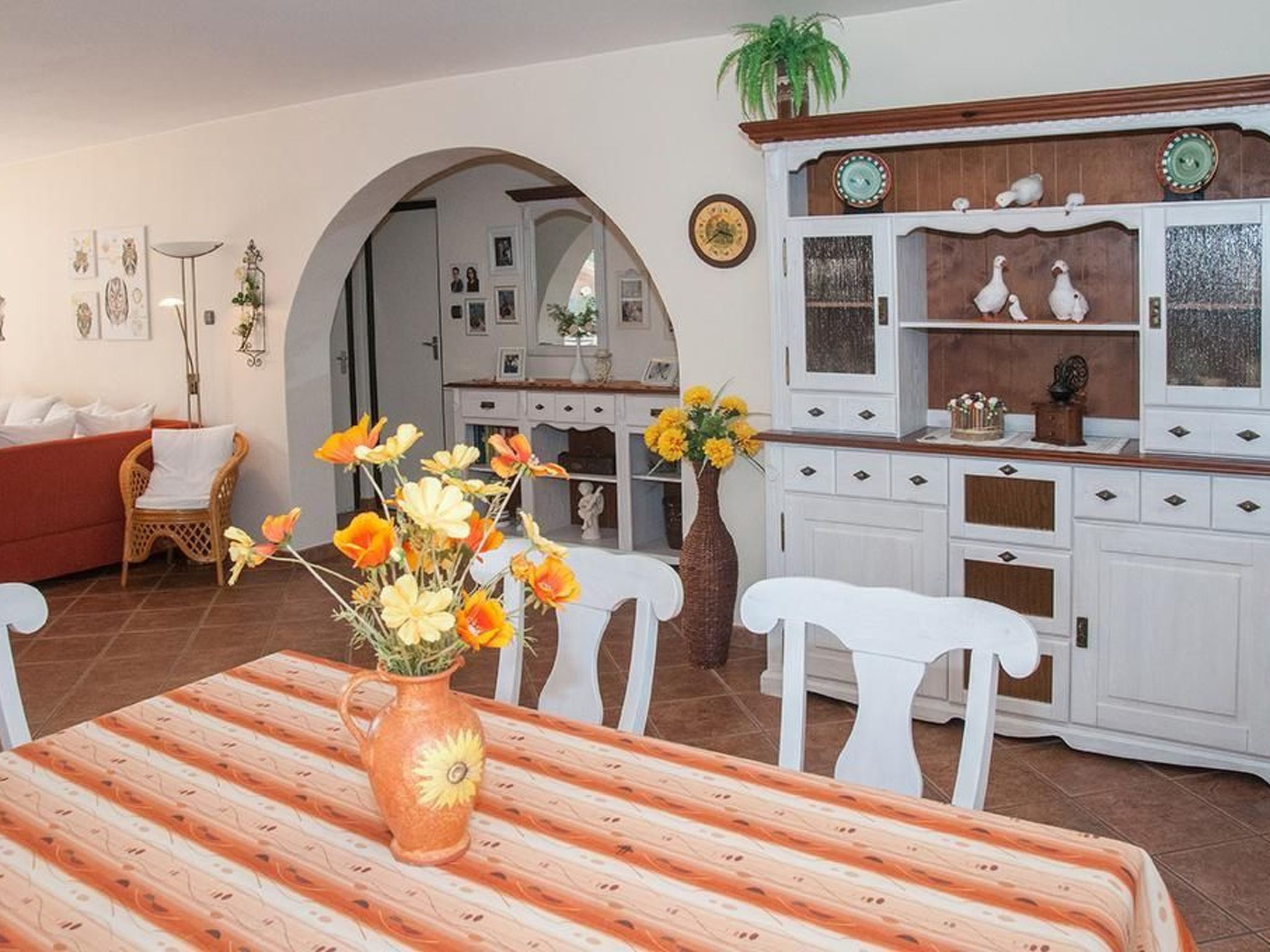 Wohnung mit Garten, Grill und Gemeinschaftspool-Image-tags.info