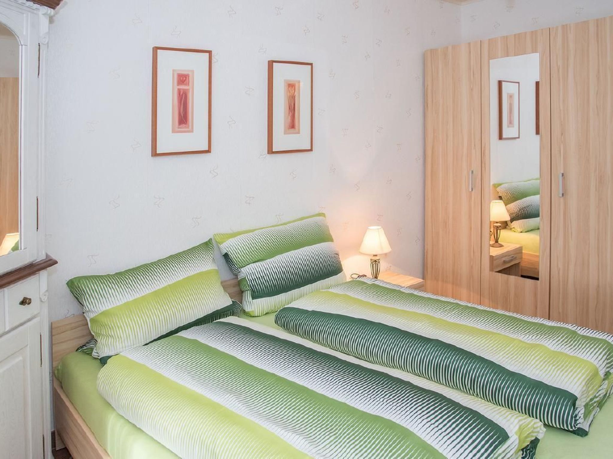 Wohnung mit Garten, Grill und Gemeinschaftspool-Image-tags.info