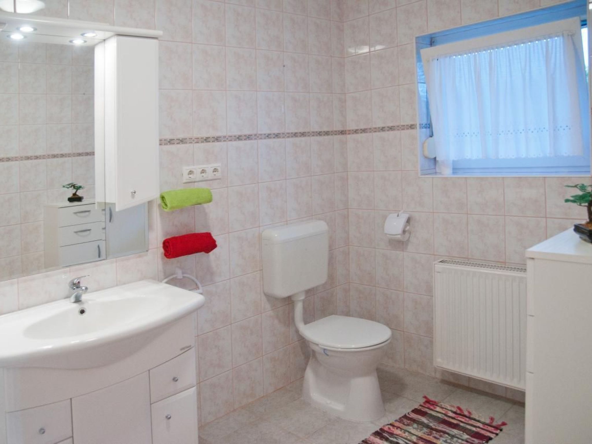 Hochwertiges Ferienhaus Steffi mit Terrasse-Image-tags.info