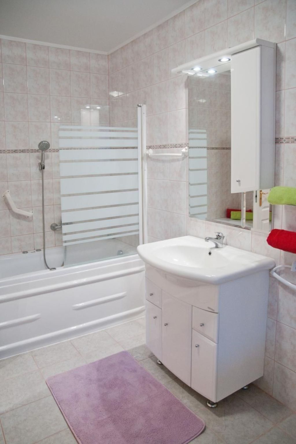 Hochwertiges Ferienhaus Steffi mit Terrasse-Image-tags.info